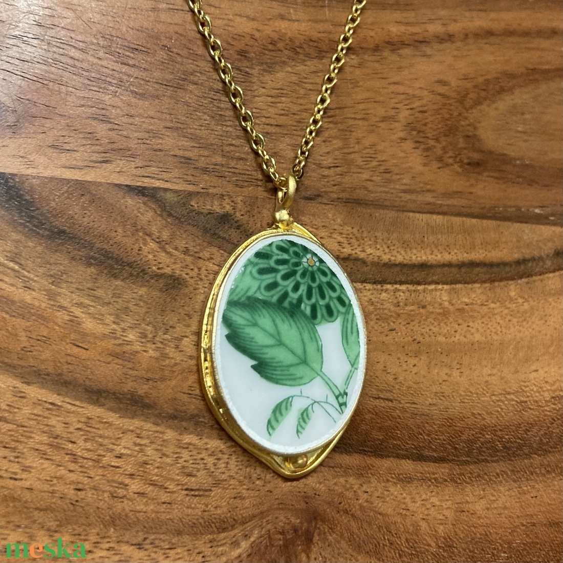 Aranyozott medál - Herendi mentett darabok - medál vagy nyaklánc - ékszer - nyaklánc - medálos nyaklánc - Meska.hu