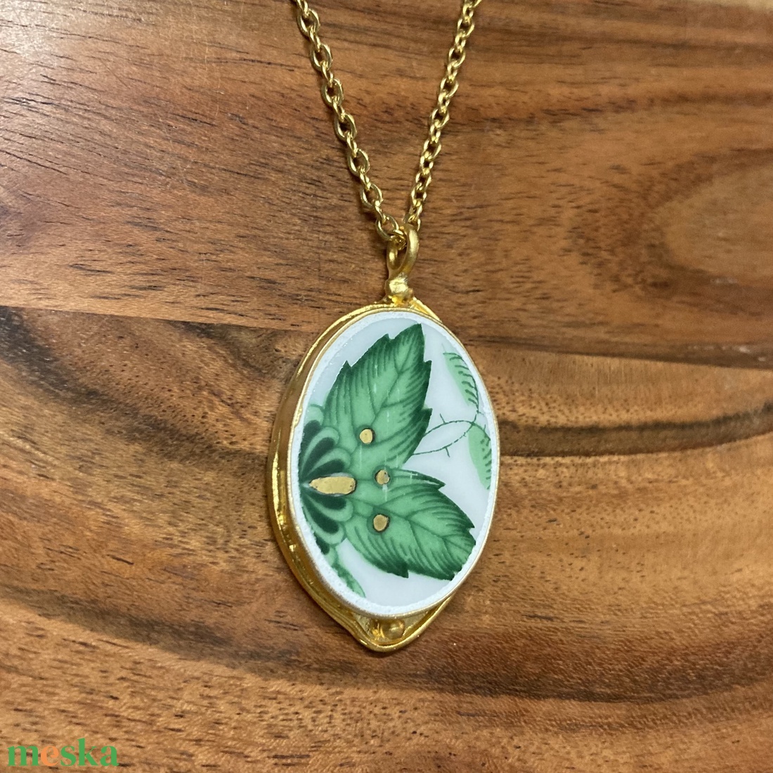 Aranyozott medál - Herendi mentett darabok - medál vagy nyaklánc - ékszer - nyaklánc - medálos nyaklánc - Meska.hu