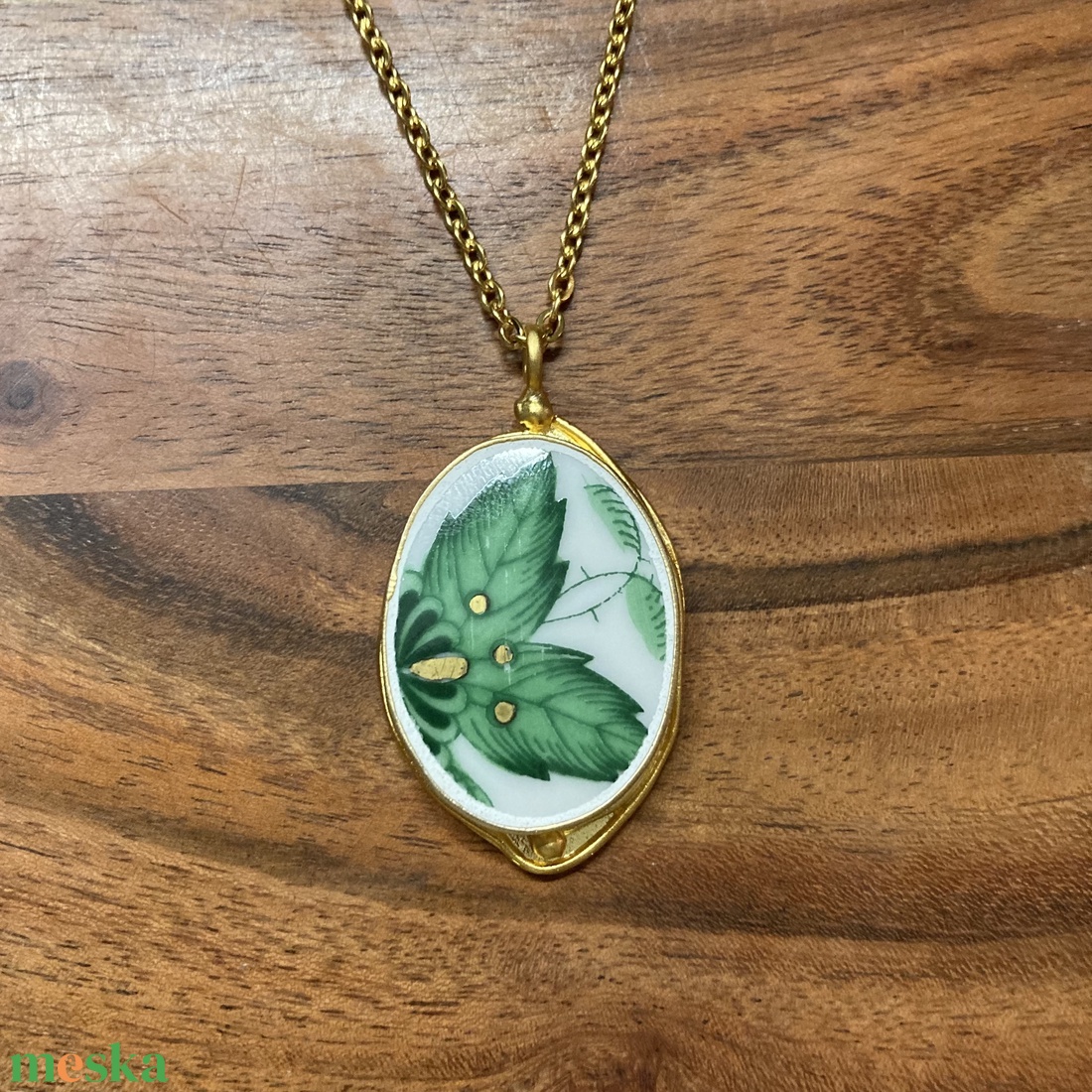 Aranyozott medál - Herendi mentett darabok - medál vagy nyaklánc - ékszer - nyaklánc - medálos nyaklánc - Meska.hu