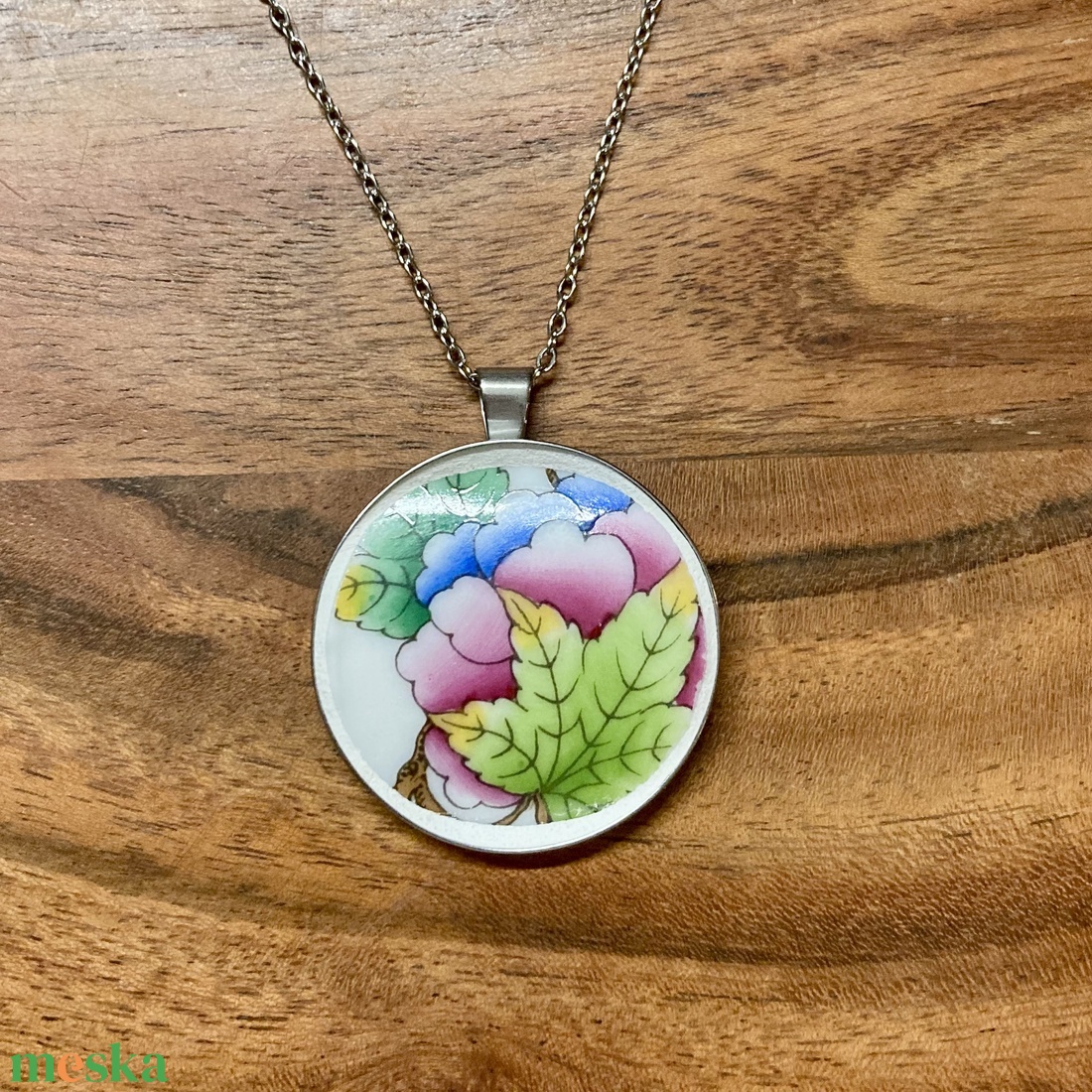 Herendi mentett darabok - nemesacél nyaklánc virágos porcelánnal, nagy medál - ékszer - nyaklánc - medálos nyaklánc - Meska.hu