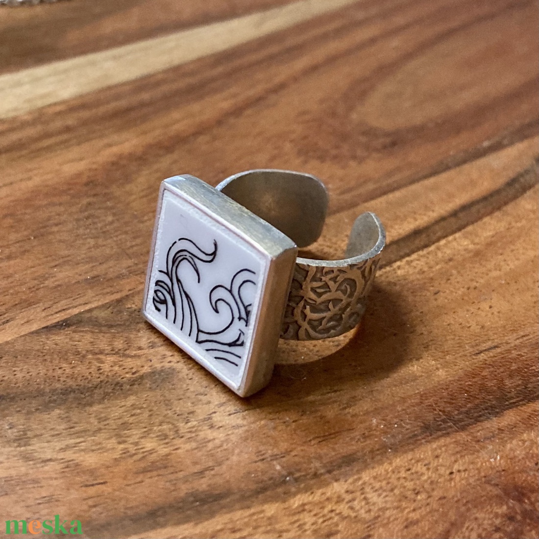 Mentett porcelán darabok - állítható négyzetes gyűrű - grafikus - ékszer - gyűrű - statement gyűrű - Meska.hu