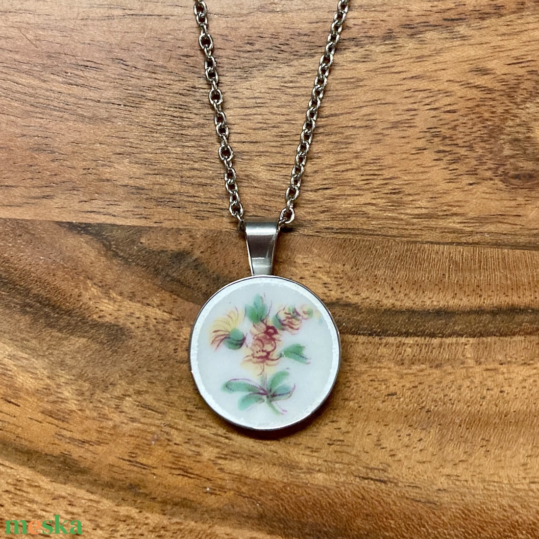 Mentett porcelán darabok - nemesacél nyaklánc virágos porcelánnal - ékszer - nyaklánc - medálos nyaklánc - Meska.hu