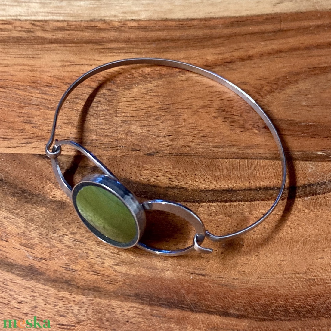 Eozinos mentett porcelán darabok - nemesacél karperec, eozin mázas - 3 méretben - ékszer - karkötő - karkötő medállal - Meska.hu