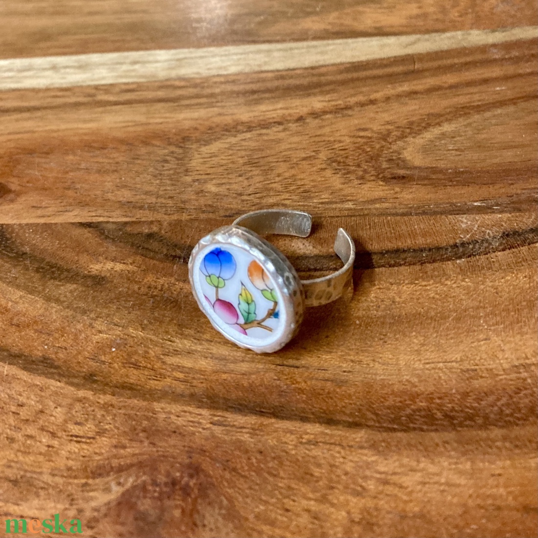 Mentett porcelán darabok - virágos, állítható gyűrű - ékszer - gyűrű - kerek gyűrű - Meska.hu