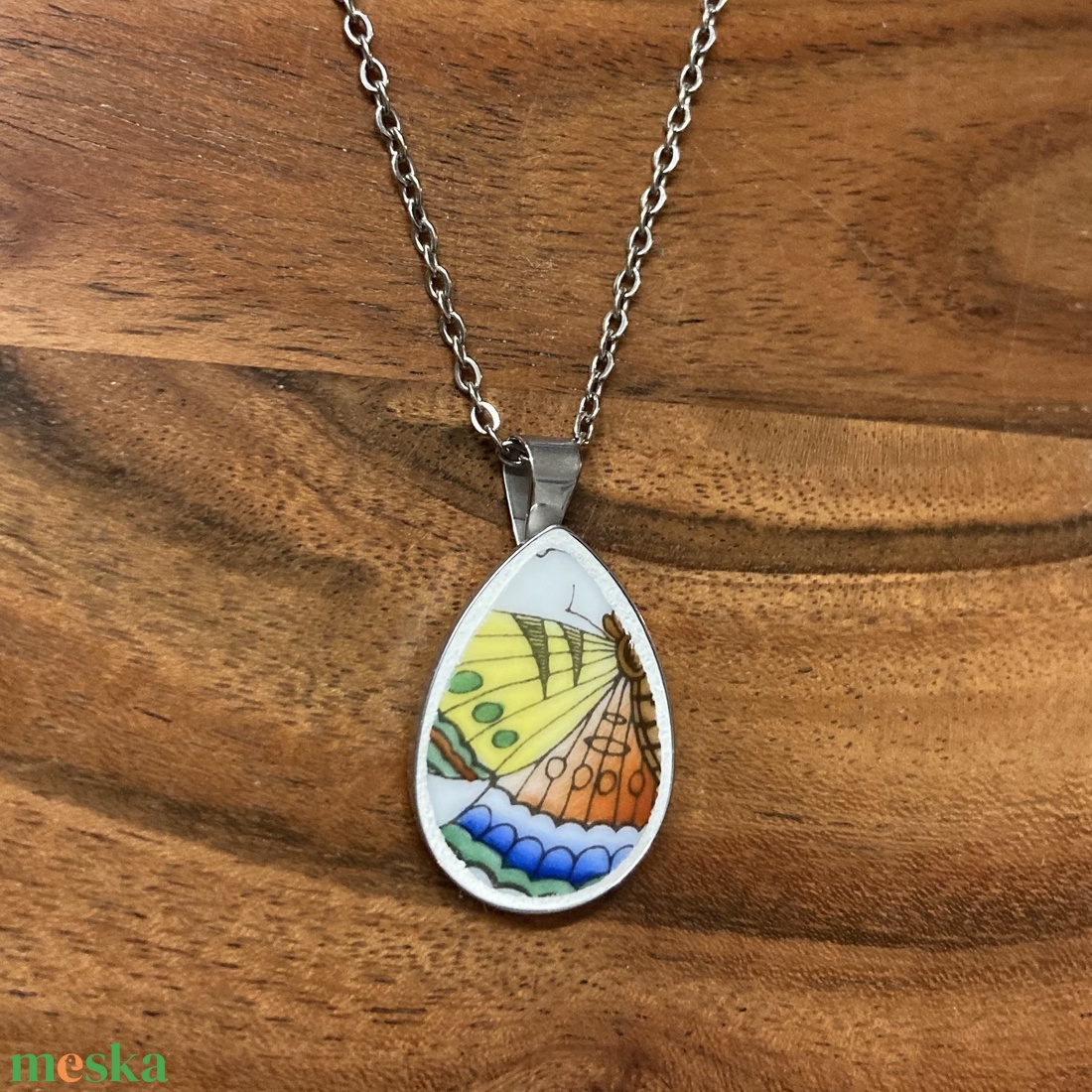 Mentett porcelán darabok - pillangós nyaklánc - nemesacél csepp medálos - ékszer - nyaklánc - medálos nyaklánc - Meska.hu