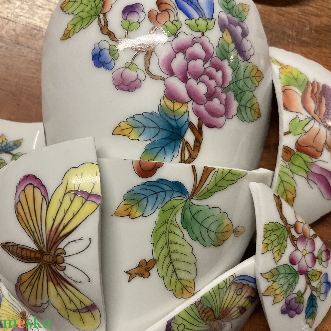 Mentett porcelán darabok - virágos nemesacél karperec - állítható - ékszer - karkötő - karkötő medállal - Meska.hu