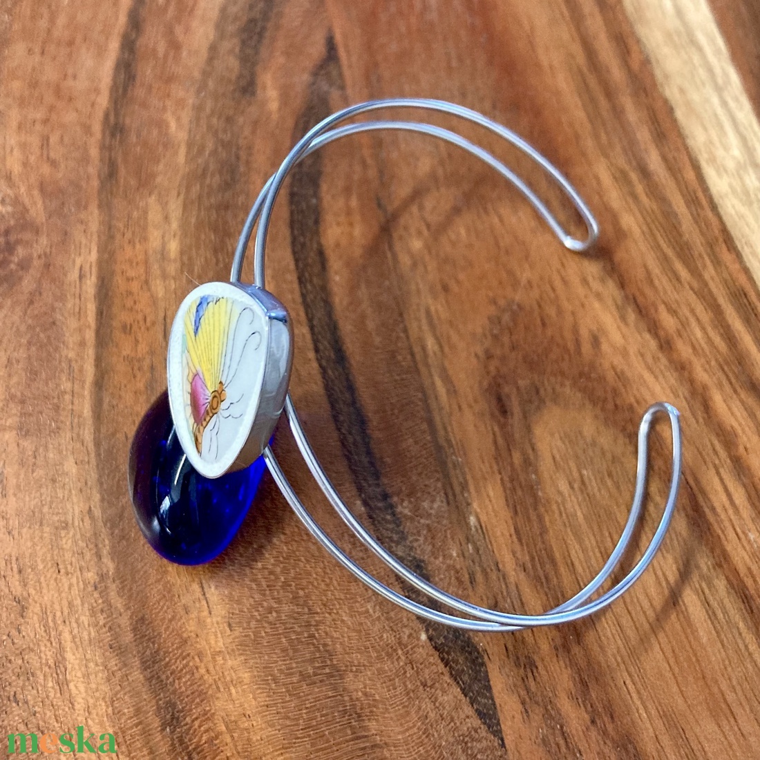 Mentett porcelán darabok - pillangós nemesacél karperec - állítható - ékszer - karkötő - karkötő medállal - Meska.hu