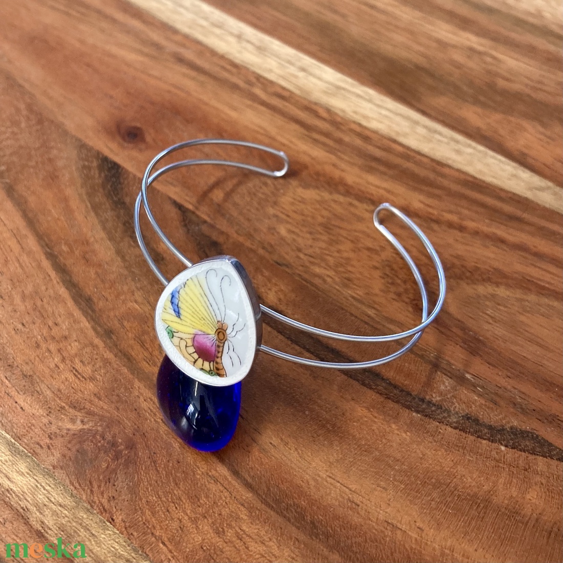 Mentett porcelán darabok - pillangós nemesacél karperec - állítható - ékszer - karkötő - karkötő medállal - Meska.hu