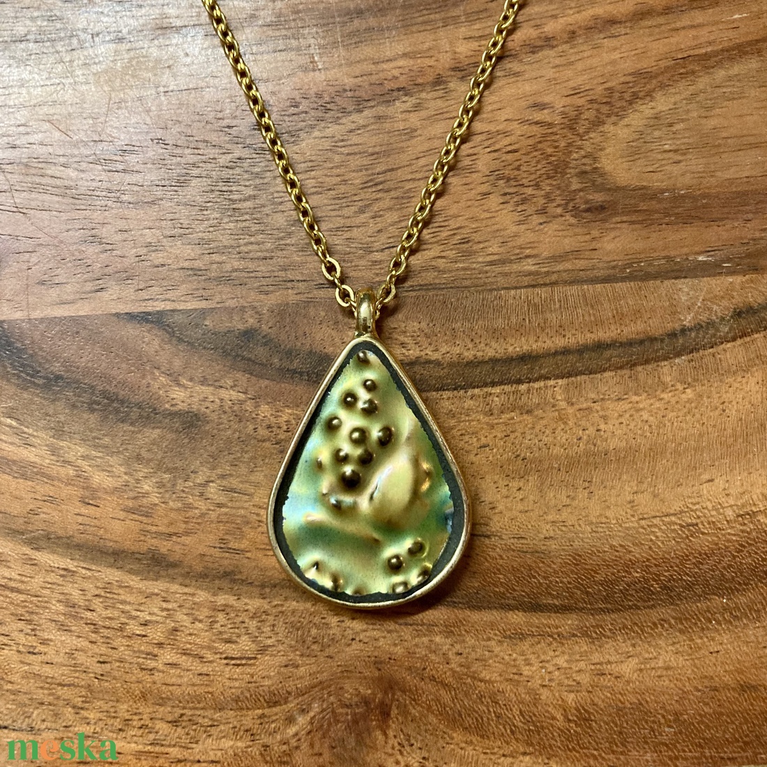 Aranyozott eozin medál - mentett porcelán darabok - medál vagy nyaklánc - ékszer - nyaklánc - medálos nyaklánc - Meska.hu