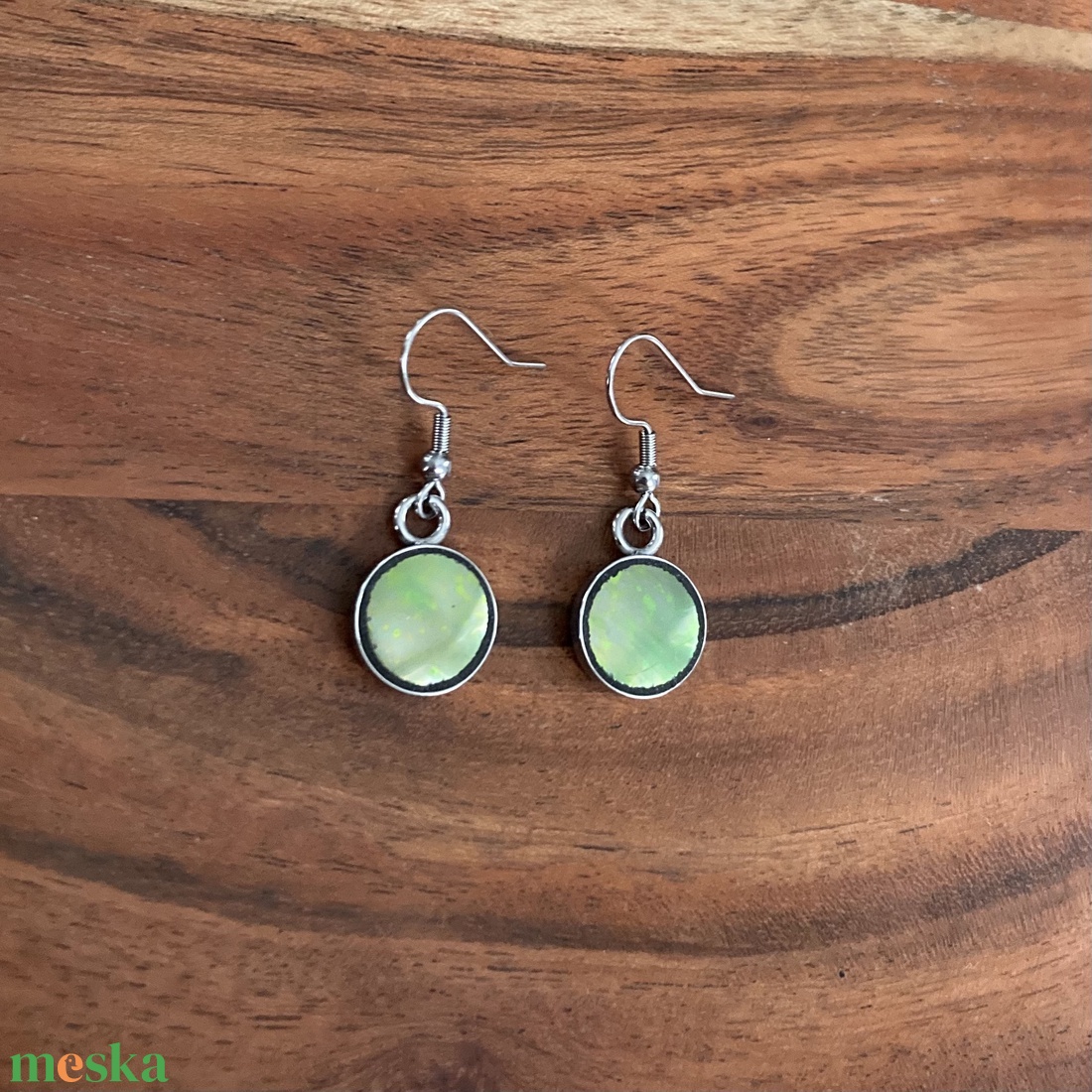 Eozinos mentett porcelán darabok - pici fülbevaló - nemesacél lógós eozin mázas - ékszer - fülbevaló - lógó fülbevaló - Meska.hu