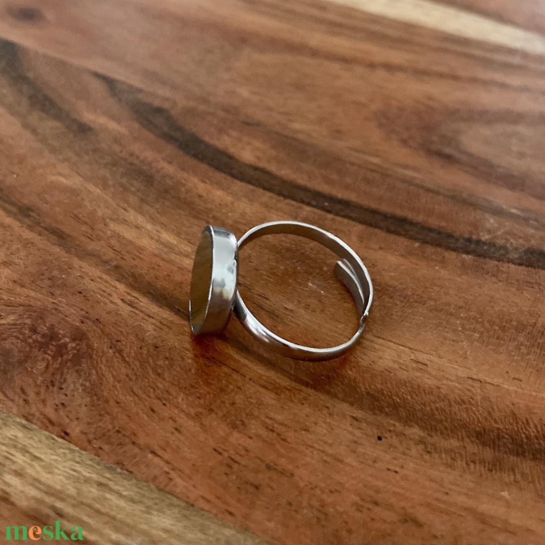 Eozinos mentett porcelán darabok - nemesacél gyűrű - eozin mázas, állítható - ékszer - gyűrű - kerek gyűrű - Meska.hu