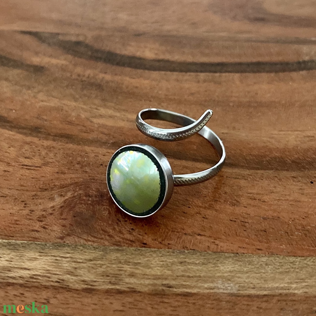 Eozinos mentett porcelán darabok - kígyós nemesacél gyűrű - eozin mázas, állítható - ékszer - gyűrű - kerek gyűrű - Meska.hu