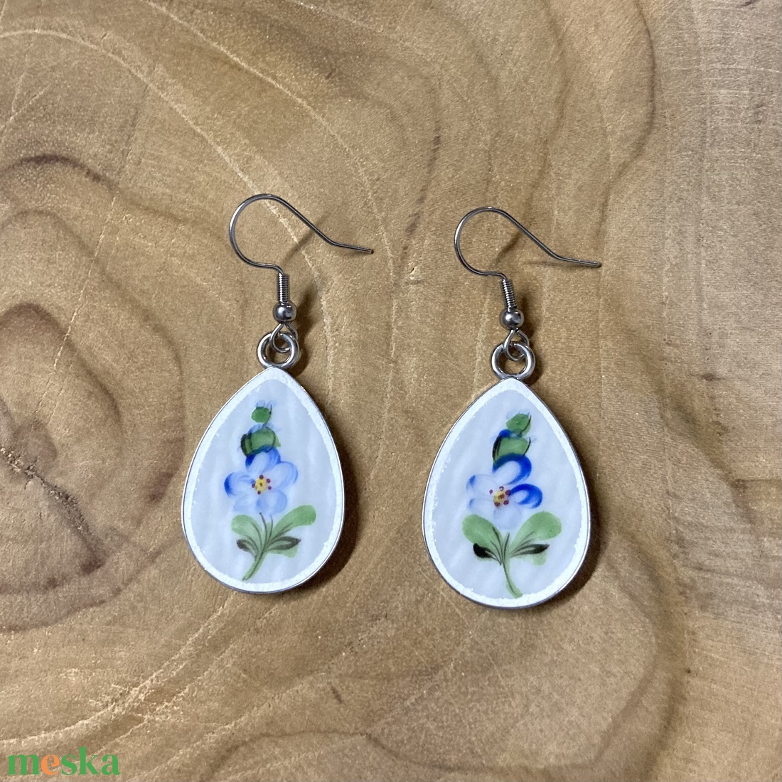 Mentett porcelán darabok - nemesacél fülbevaló - csepp forma, nefelejcs - ékszer - fülbevaló - lógó fülbevaló - Meska.hu