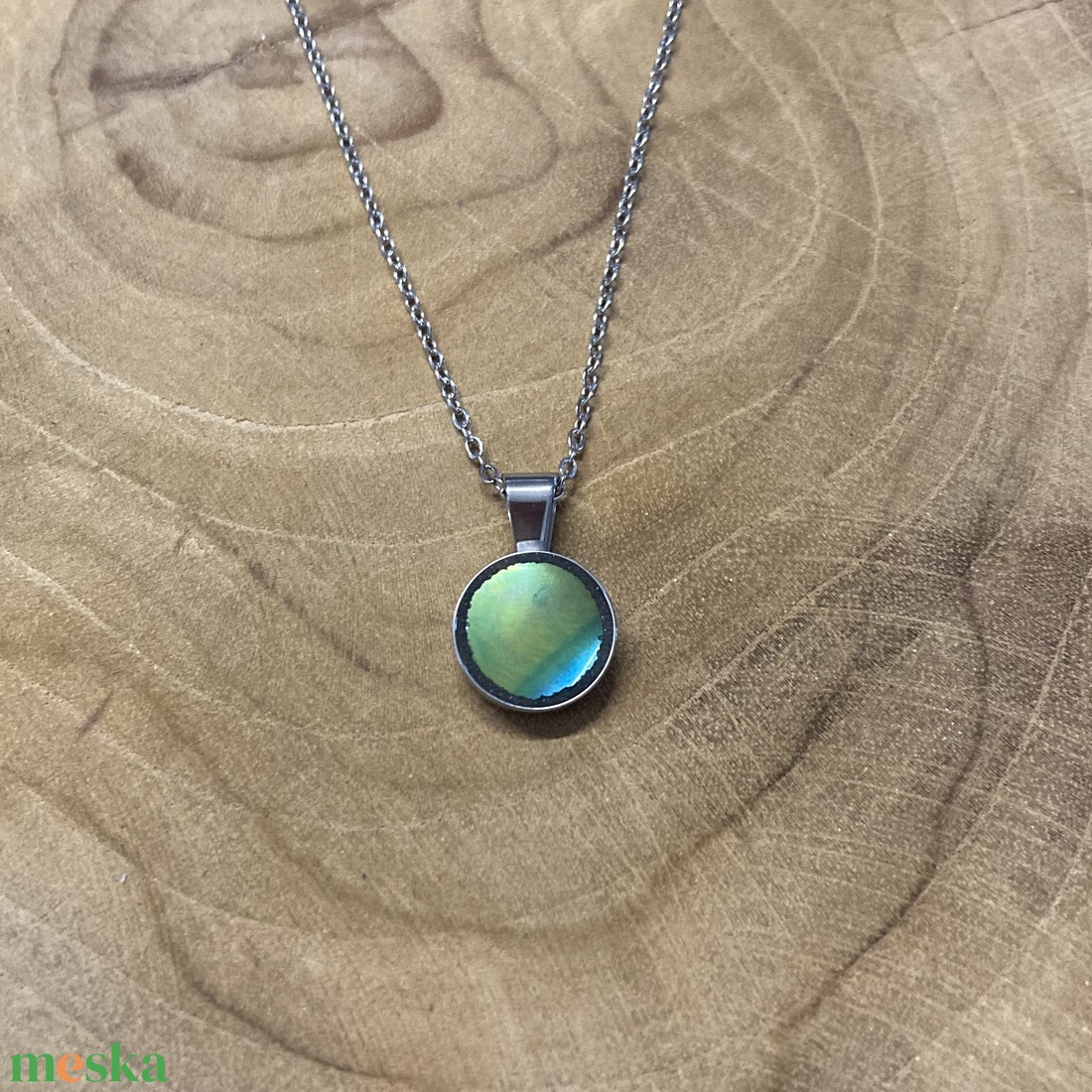 Eozinos mentett porcelán darabok - pici medálos nemesacél nyaklánc eozin mázas porcelánnal - ékszer - nyaklánc - medálos nyaklánc - Meska.hu