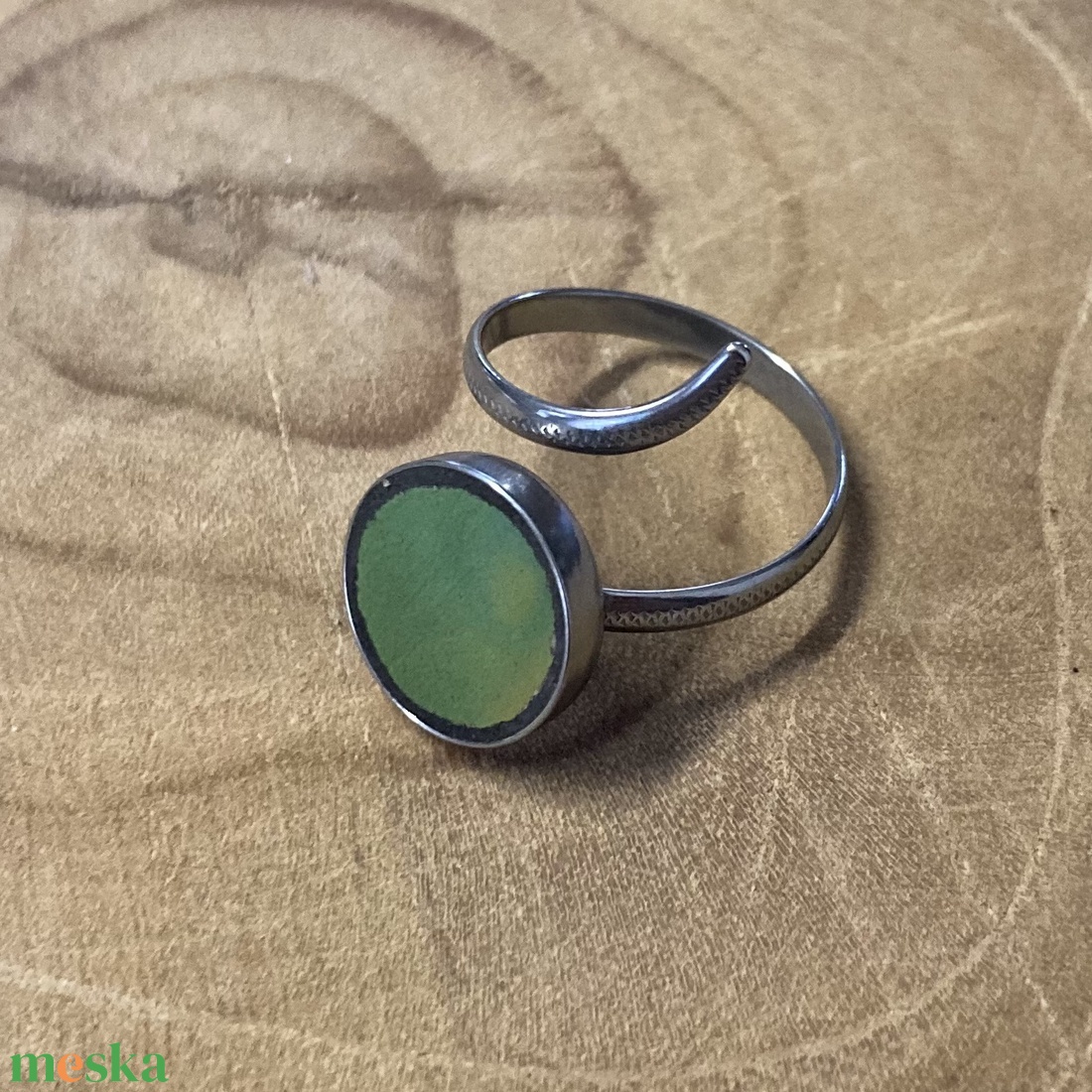 Eozinos mentett porcelán darabok - kígyós nemesacél gyűrű - eozin mázas, állítható - ékszer - gyűrű - kerek gyűrű - Meska.hu