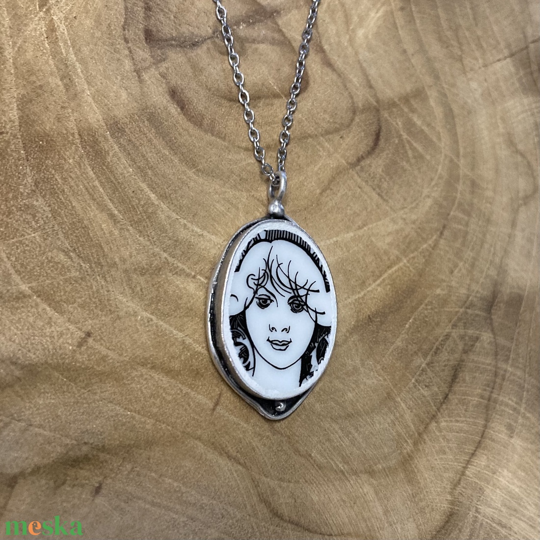 Mentett porcelán darabok - lány, női arc medálos nyaklánc - ékszer - nyaklánc - medálos nyaklánc - Meska.hu