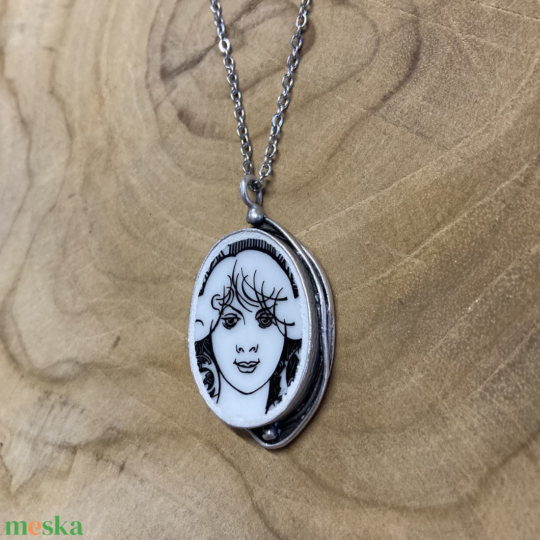 Mentett porcelán darabok - lány, női arc medálos nyaklánc - ékszer - nyaklánc - medálos nyaklánc - Meska.hu