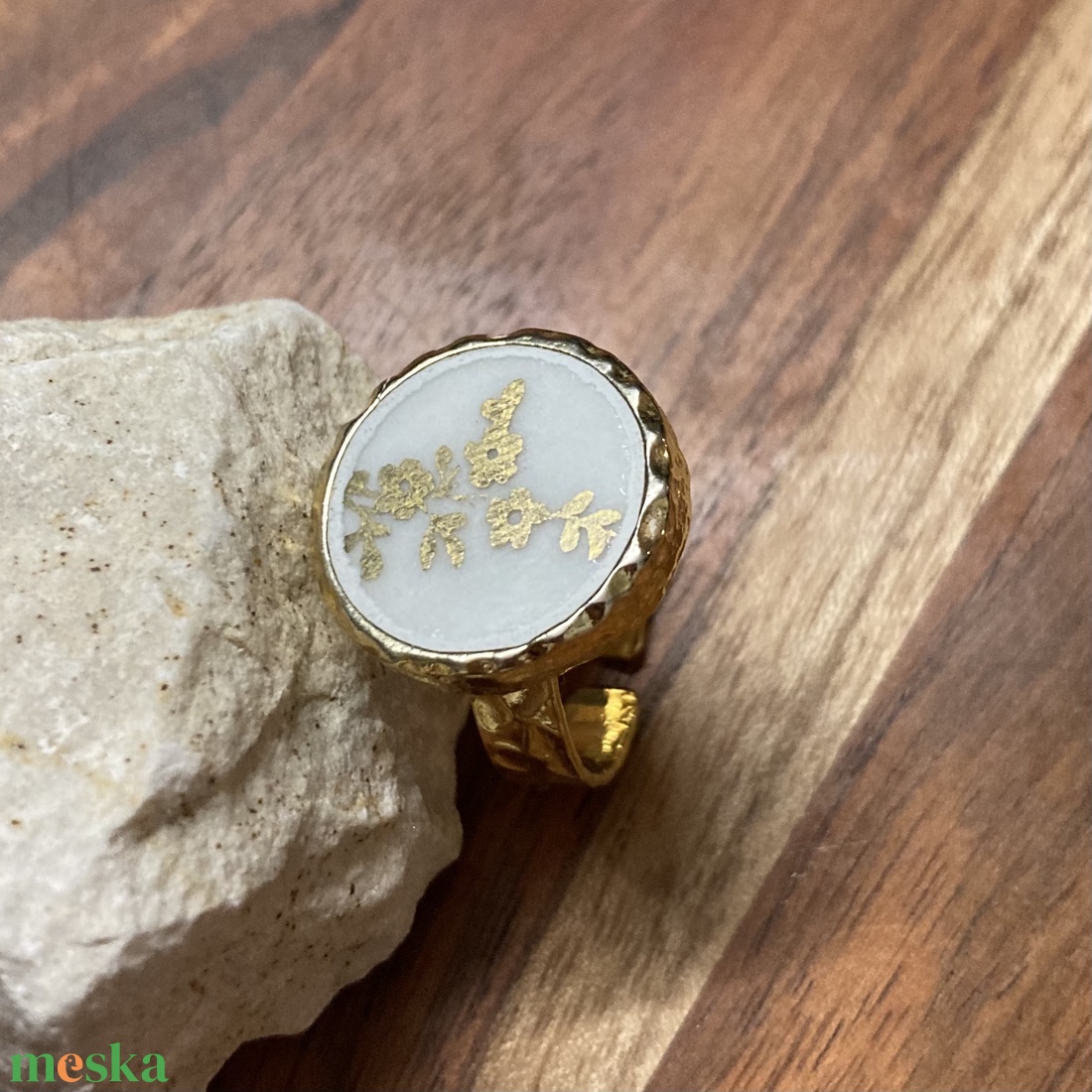 Francia mentett porcelán - aranyozott gyűrű - állítható, virágos - ékszer - gyűrű - statement gyűrű - Meska.hu