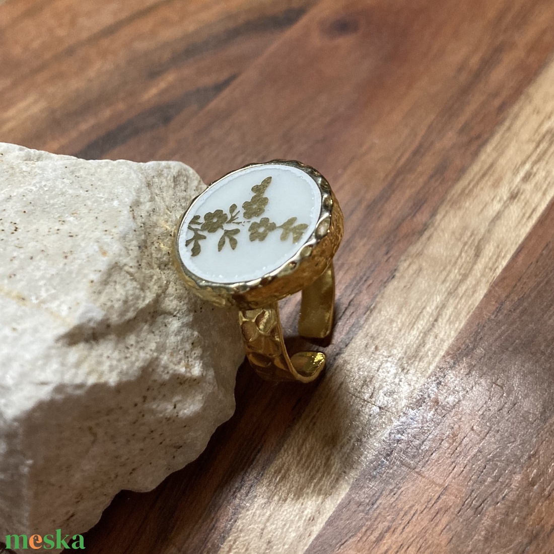 Francia mentett porcelán - aranyozott gyűrű - állítható, virágos - ékszer - gyűrű - statement gyűrű - Meska.hu
