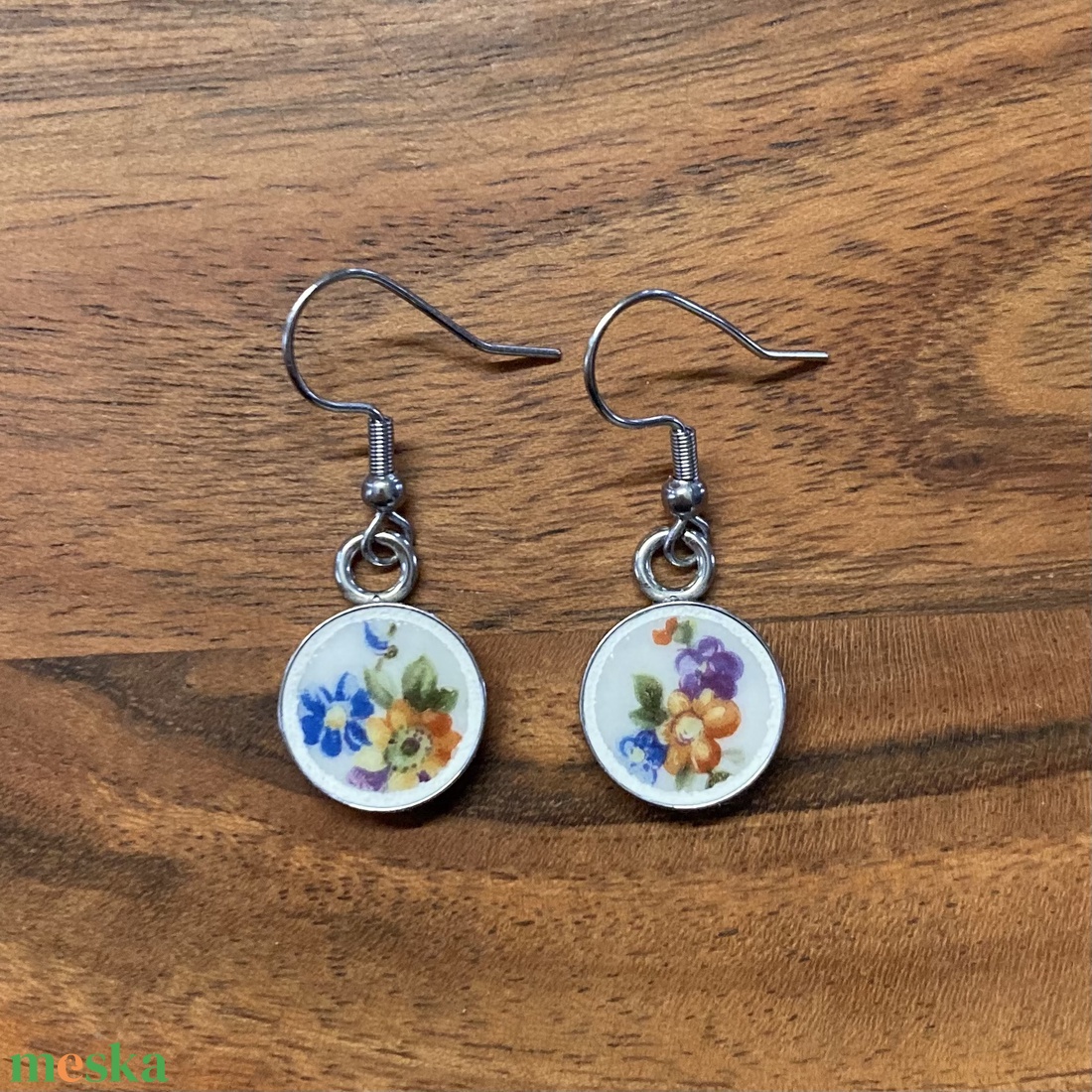 Mentett francia porcelán darabok - pici virágos fülbevaló - nemesacél lógós - ékszer - fülbevaló - lógó fülbevaló - Meska.hu