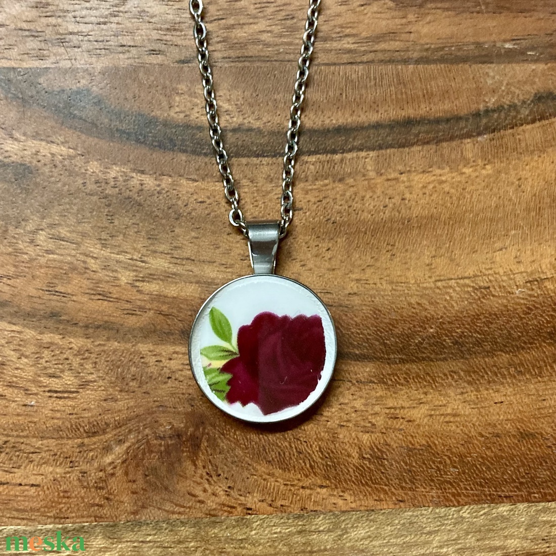 Angol mentett porcelán darabok - nemesacél nyaklánc, vörös rózsás - ékszer - nyaklánc - medálos nyaklánc - Meska.hu