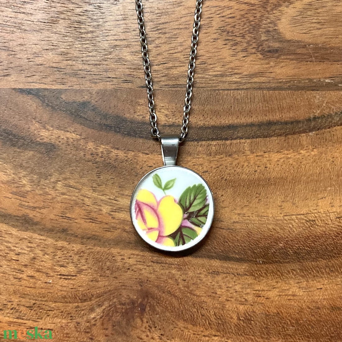 Angol mentett porcelán darabok - nemesacél nyaklánc, sárga rózsás - ékszer - nyaklánc - medálos nyaklánc - Meska.hu