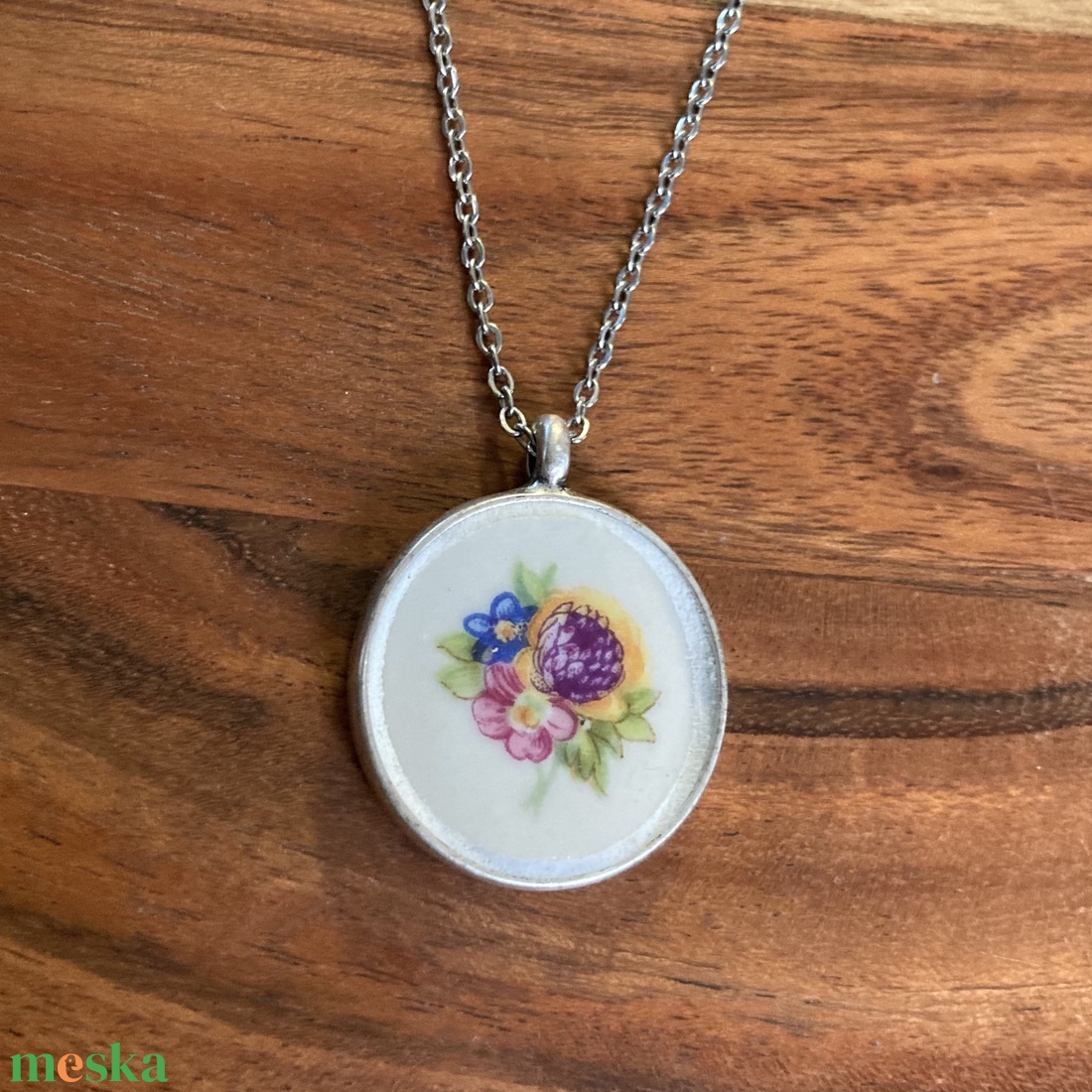 Mentett porcelán darabok - virágos nyaklánc nemesacél lánccal - ékszer - nyaklánc - medálos nyaklánc - Meska.hu
