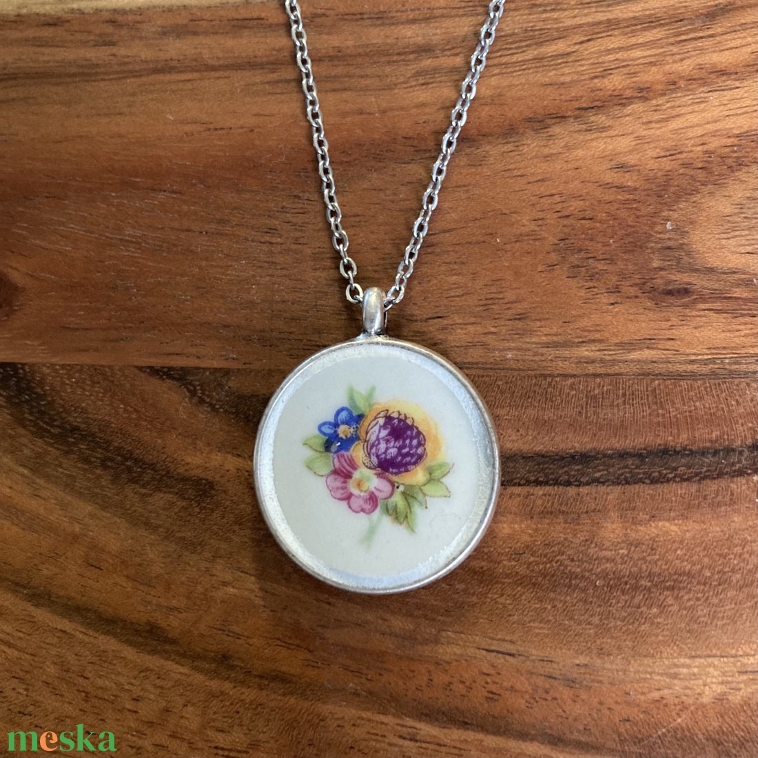 Mentett porcelán darabok - virágos nyaklánc nemesacél lánccal - ékszer - nyaklánc - medálos nyaklánc - Meska.hu