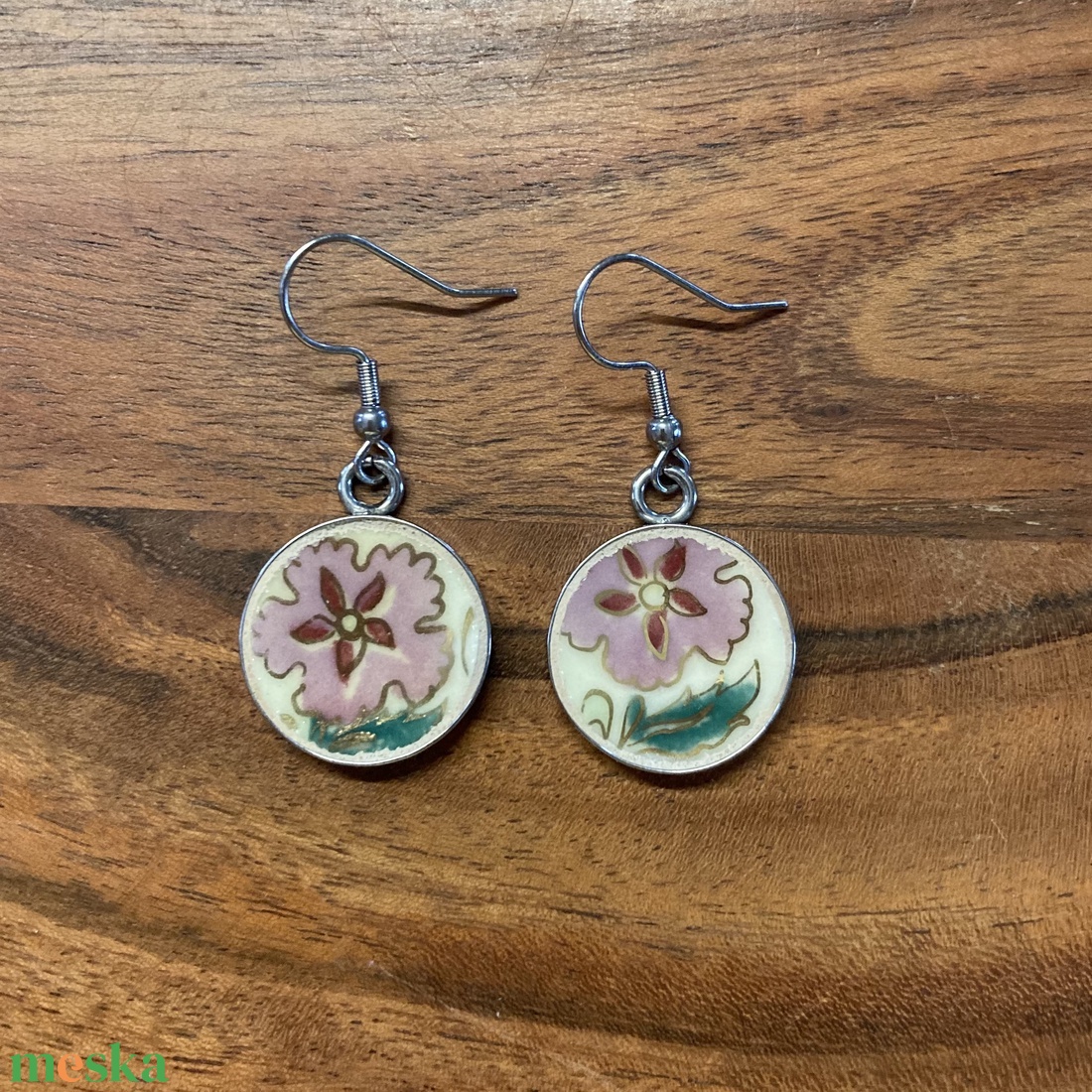 Mentett porcelán darabok - virágos fülbevaló - nemesacél, lógós - ékszer - fülbevaló - lógó fülbevaló - Meska.hu