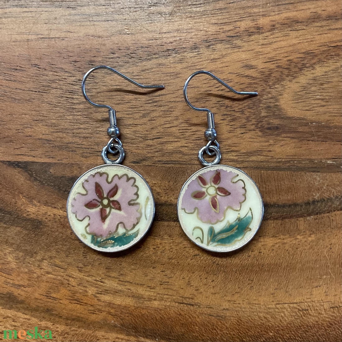 Mentett porcelán darabok - virágos fülbevaló - nemesacél, lógós - ékszer - fülbevaló - lógó fülbevaló - Meska.hu