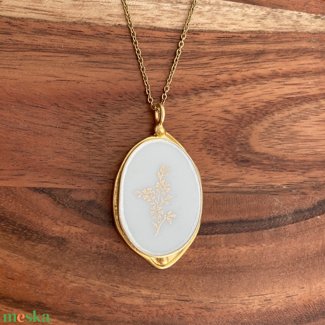 Aranyozott medál - mentett francia porcelán darabok - medál vagy nyaklánc, I - ékszer - nyaklánc - medálos nyaklánc - Meska.hu