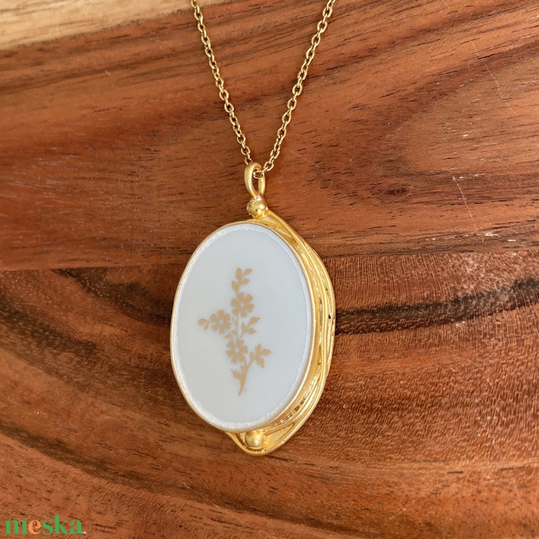 Aranyozott medál - mentett francia porcelán darabok - medál vagy nyaklánc, II - ékszer - nyaklánc - medálos nyaklánc - Meska.hu