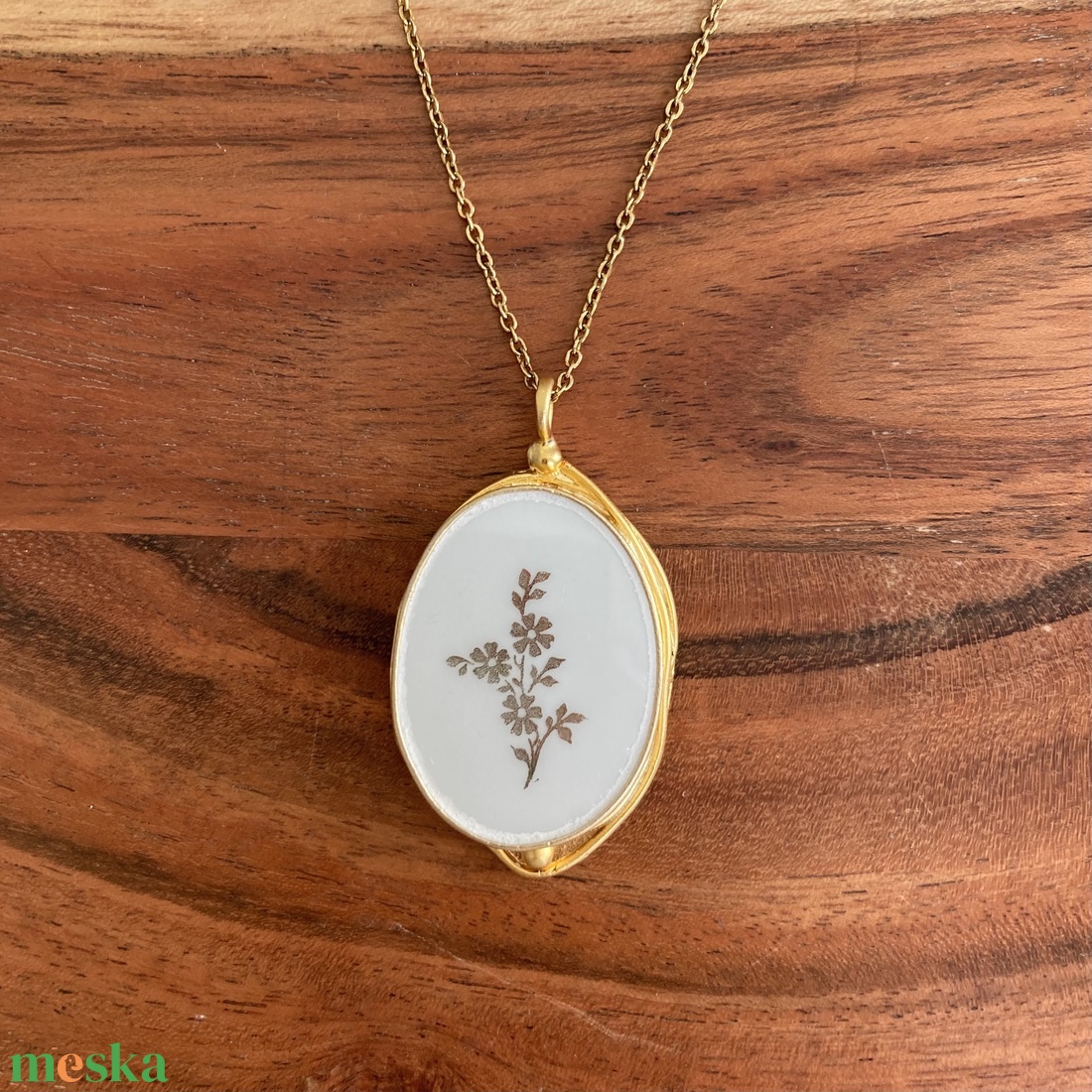 Aranyozott medál - mentett francia porcelán darabok - medál vagy nyaklánc, II - ékszer - nyaklánc - medálos nyaklánc - Meska.hu