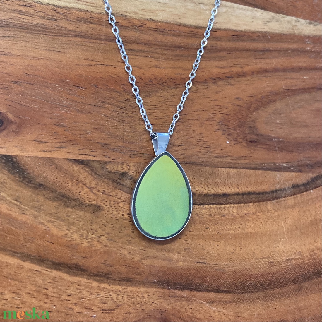 Eozinos mentett porcelán darabok - nyaklánc, nemesacél csepp medálos - ékszer - nyaklánc - medálos nyaklánc - Meska.hu