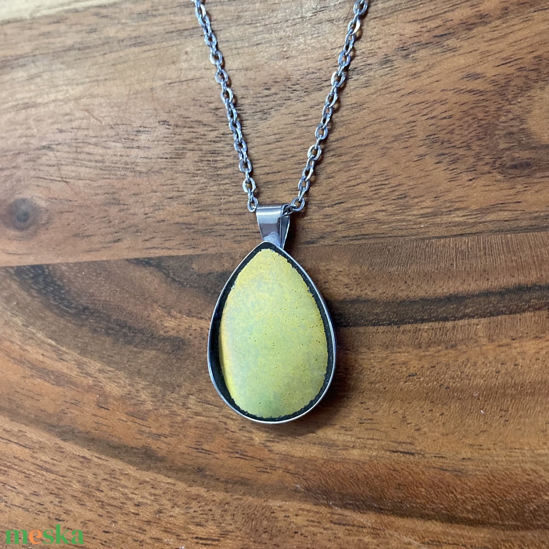 Eozinos mentett porcelán darabok - nyaklánc, nemesacél csepp medálos - ékszer - nyaklánc - medálos nyaklánc - Meska.hu