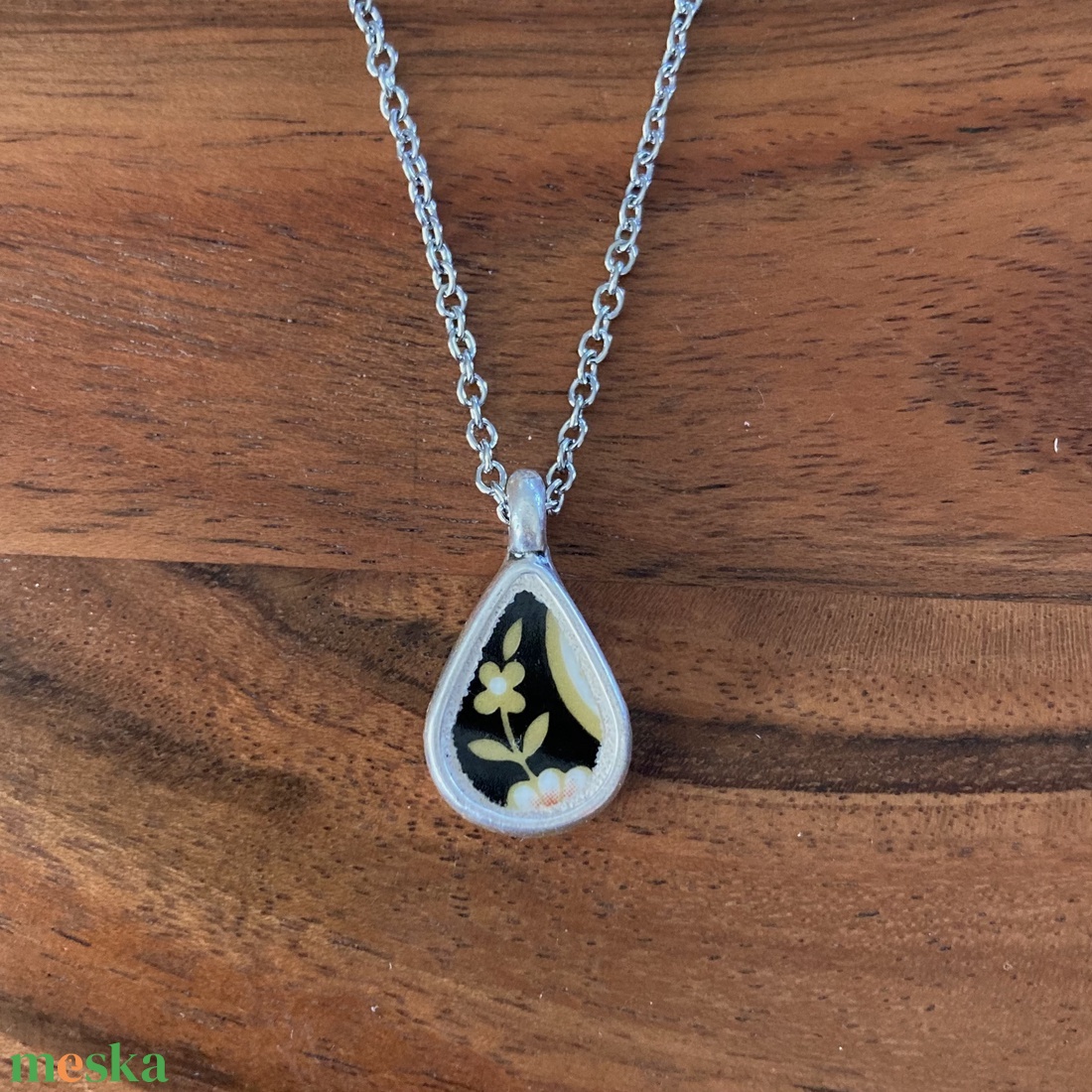 Angol mentett porcelán darabok - pici csepp virágos nyaklánc - nemesacél lánccal - ékszer - nyaklánc - medálos nyaklánc - Meska.hu