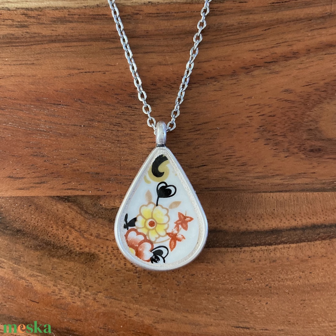 Mentett angol porcelán darabok - virágos nyaklánc - csepp medál nemesacél lánccal, IV - ékszer - nyaklánc - medálos nyaklánc - Meska.hu