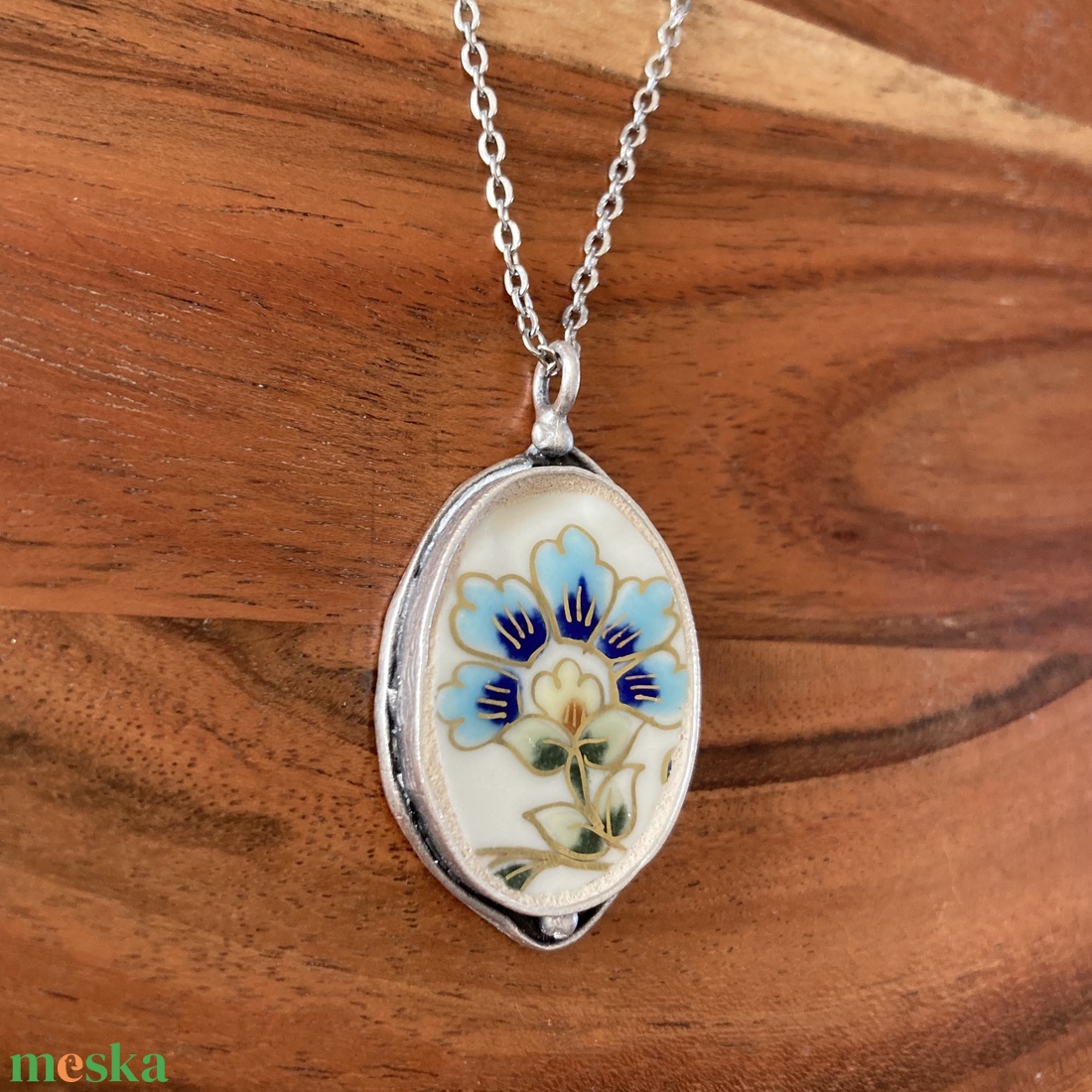 Mentett porcelán darabok - virágos medálos nyaklánc nemesacél lánccal - ékszer - nyaklánc - medálos nyaklánc - Meska.hu