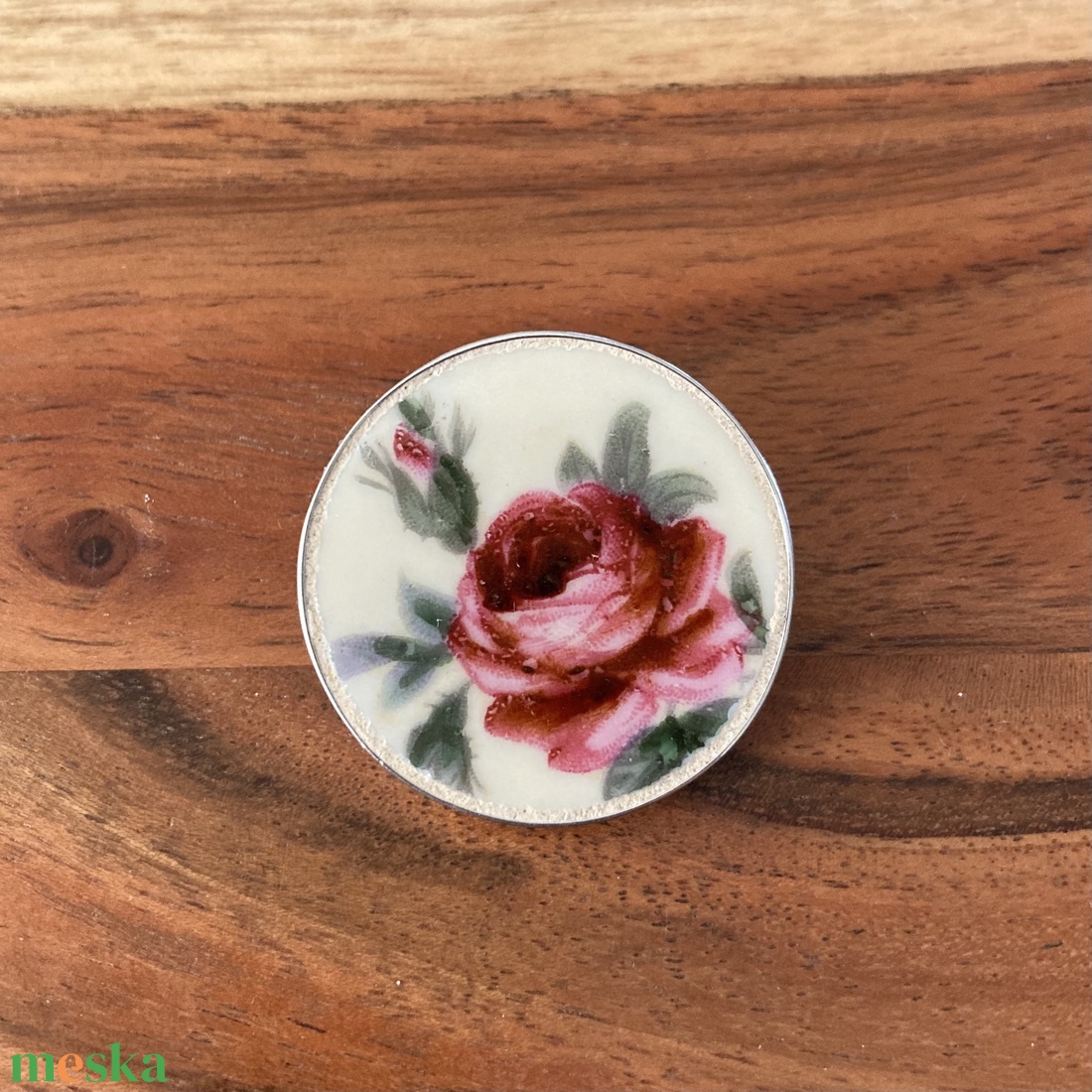 Bross - mentett rózsás porcelán darabok - nemesacél bross, kitűző - ékszer - kitűző és bross - Meska.hu