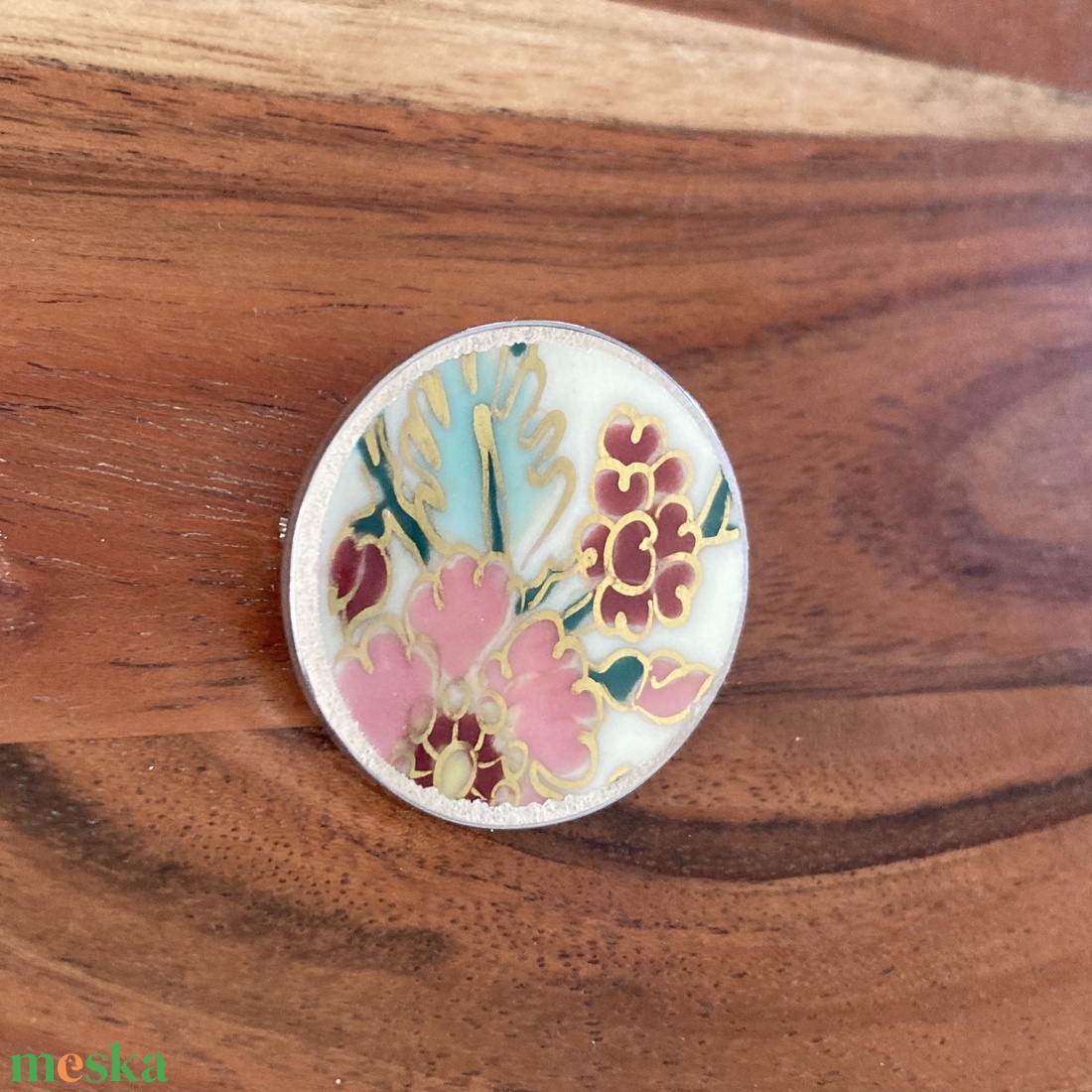 Bross - mentett virágos porcelán darabok - nemesacél bross, kitűző - ékszer - kitűző és bross - Meska.hu