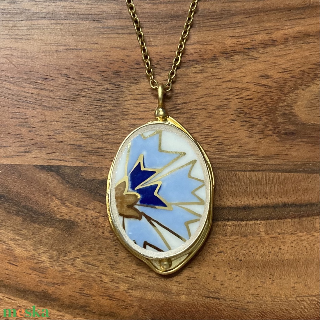 Aranyozott medál - mentett porcelán darabok - búzavirágos medál vagy nyaklánc - ékszer - nyaklánc - medálos nyaklánc - Meska.hu