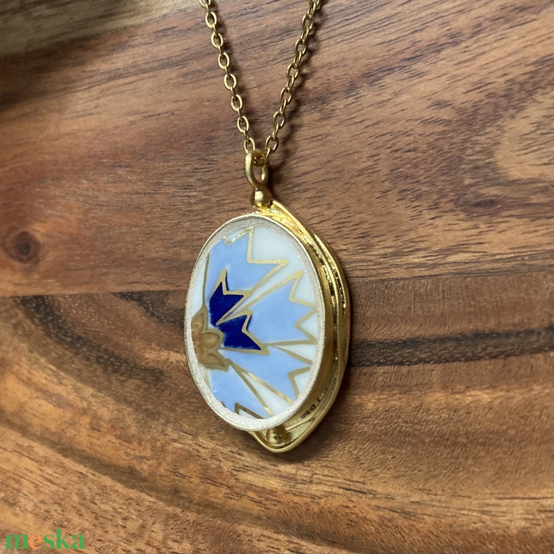 Aranyozott medál - mentett porcelán darabok - búzavirágos medál vagy nyaklánc - ékszer - nyaklánc - medálos nyaklánc - Meska.hu