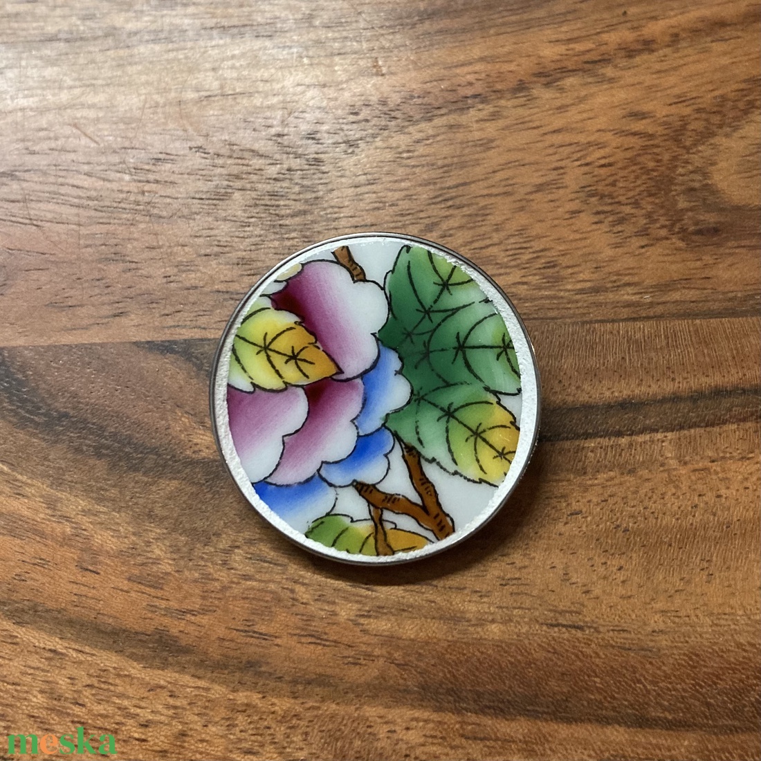 Bross - mentett virágos porcelán darabok - nemesacél bross, kitűző - ékszer - kitűző és bross - Meska.hu