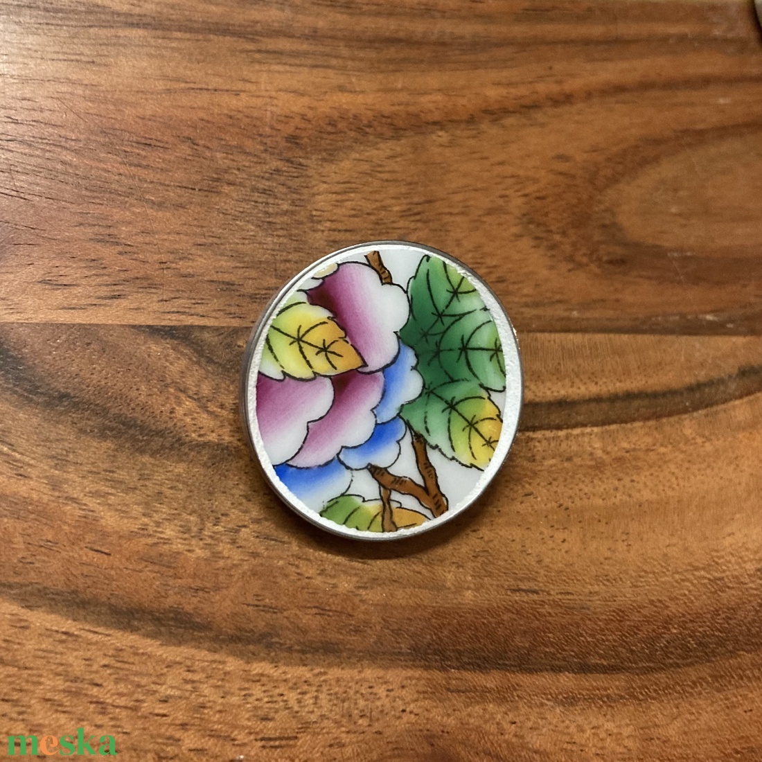 Bross - mentett virágos porcelán darabok - nemesacél bross, kitűző - ékszer - kitűző és bross - Meska.hu