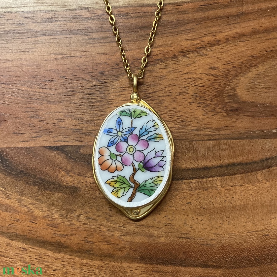 Aranyozott medál - mentett porcelán darabok - virágos medál vagy nyaklánc - ékszer - nyaklánc - medálos nyaklánc - Meska.hu