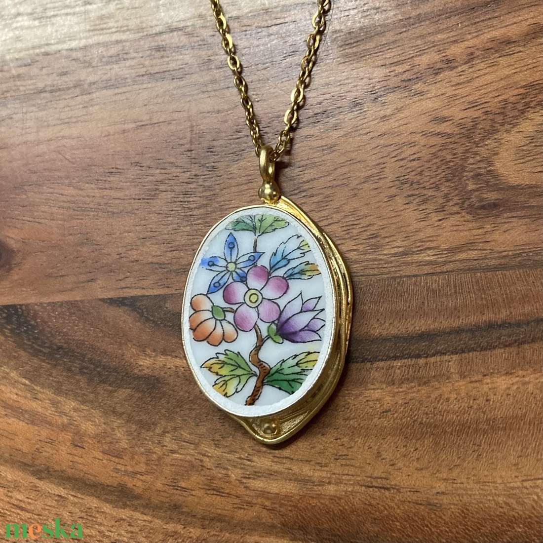 Aranyozott medál - mentett porcelán darabok - virágos medál vagy nyaklánc - ékszer - nyaklánc - medálos nyaklánc - Meska.hu