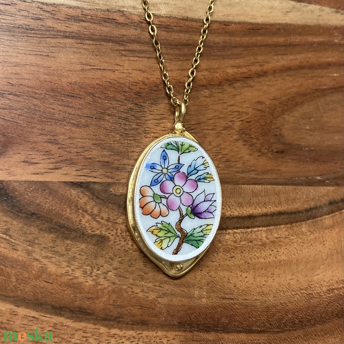 Aranyozott medál - mentett porcelán darabok - virágos medál vagy nyaklánc - ékszer - nyaklánc - medálos nyaklánc - Meska.hu