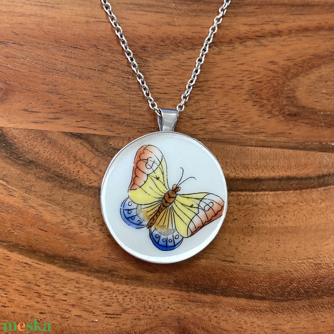 Mentett porcelán darabok - pillangós nagy medálos nyaklánc - nemesacél - ékszer - nyaklánc - medálos nyaklánc - Meska.hu