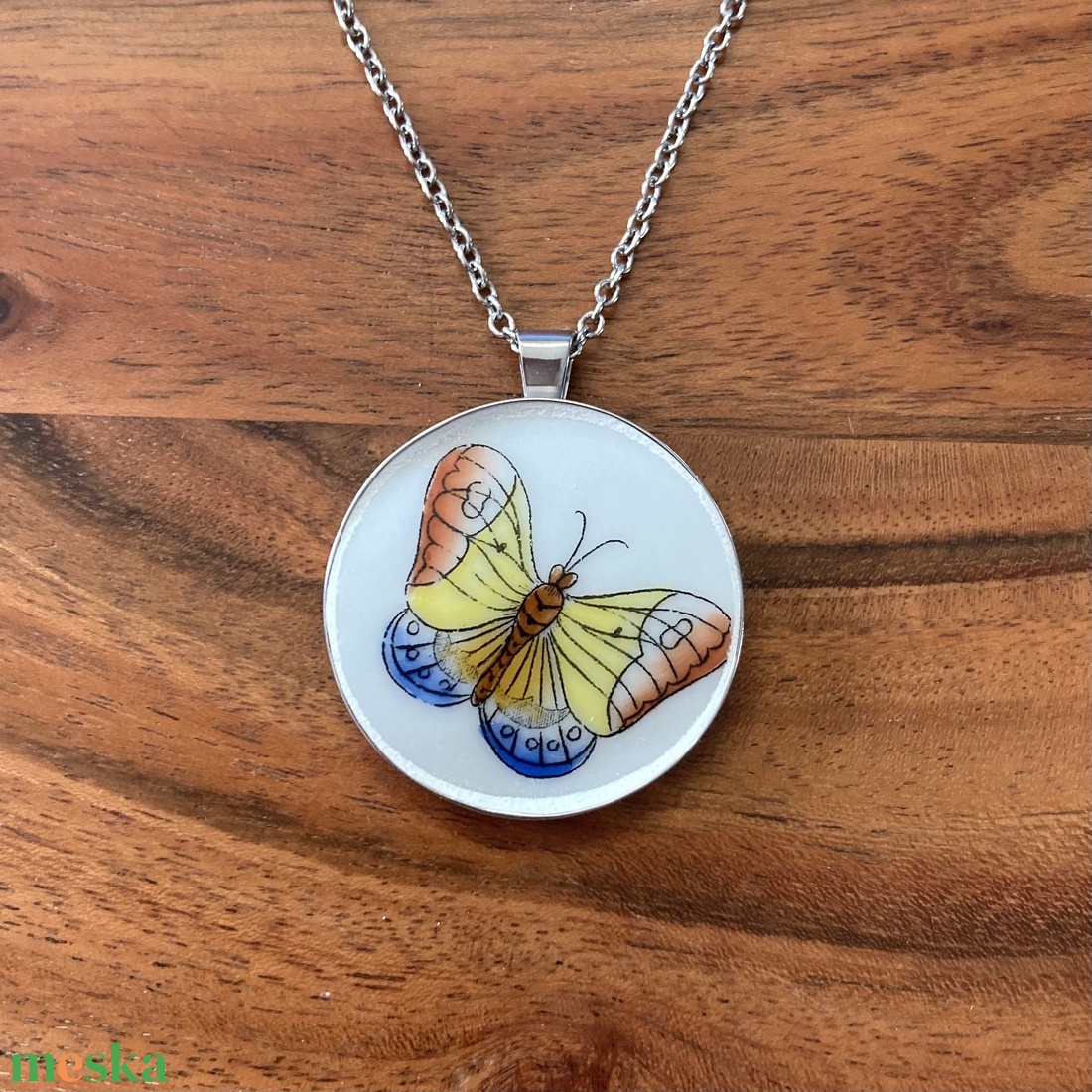 Mentett porcelán darabok - pillangós nagy medálos nyaklánc - nemesacél - ékszer - nyaklánc - medálos nyaklánc - Meska.hu