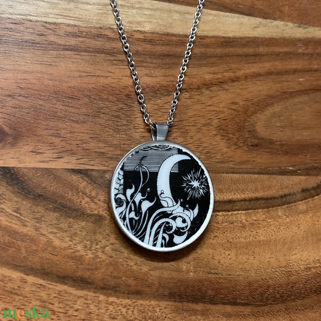 Mentett porcelán darabok - hold medálos nyaklánc - nemesacél - ékszer - nyaklánc - medálos nyaklánc - Meska.hu